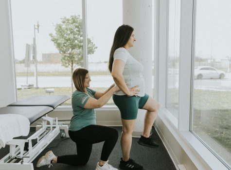 Physiothérapie périnéale et ostéopathie pendant la grossesse et le post-partum : le guide ultime